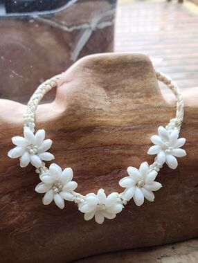 Handmade White Floral Shell & Hemp Necklace